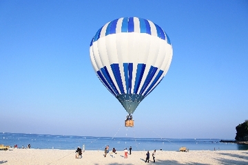海開き　南紀白浜　熱気球